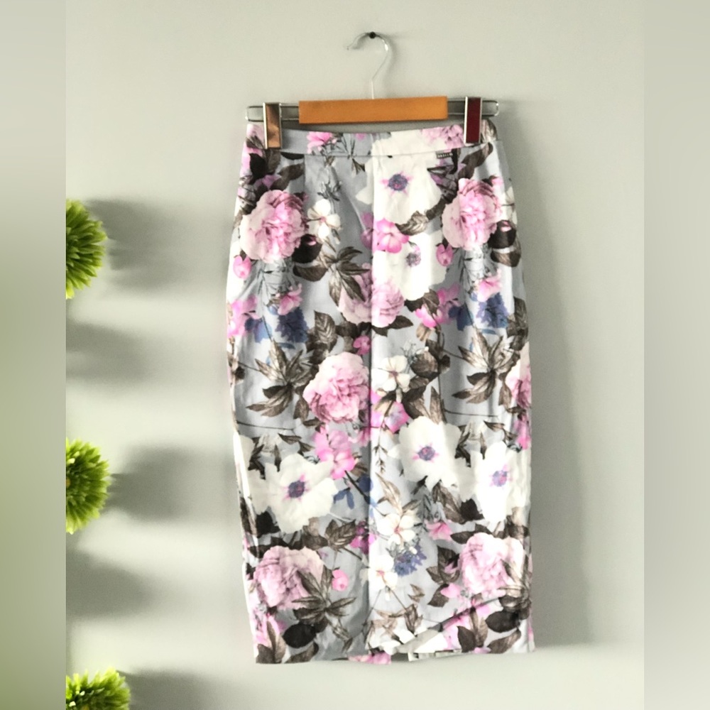 Mohito | Cotton Floral Pencil Skirt - Picture 3 of 9